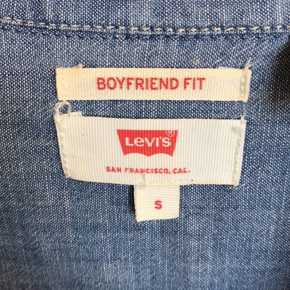 Levi’s Boyfriend Fit Button-up Shirt - Picture 3 of 13